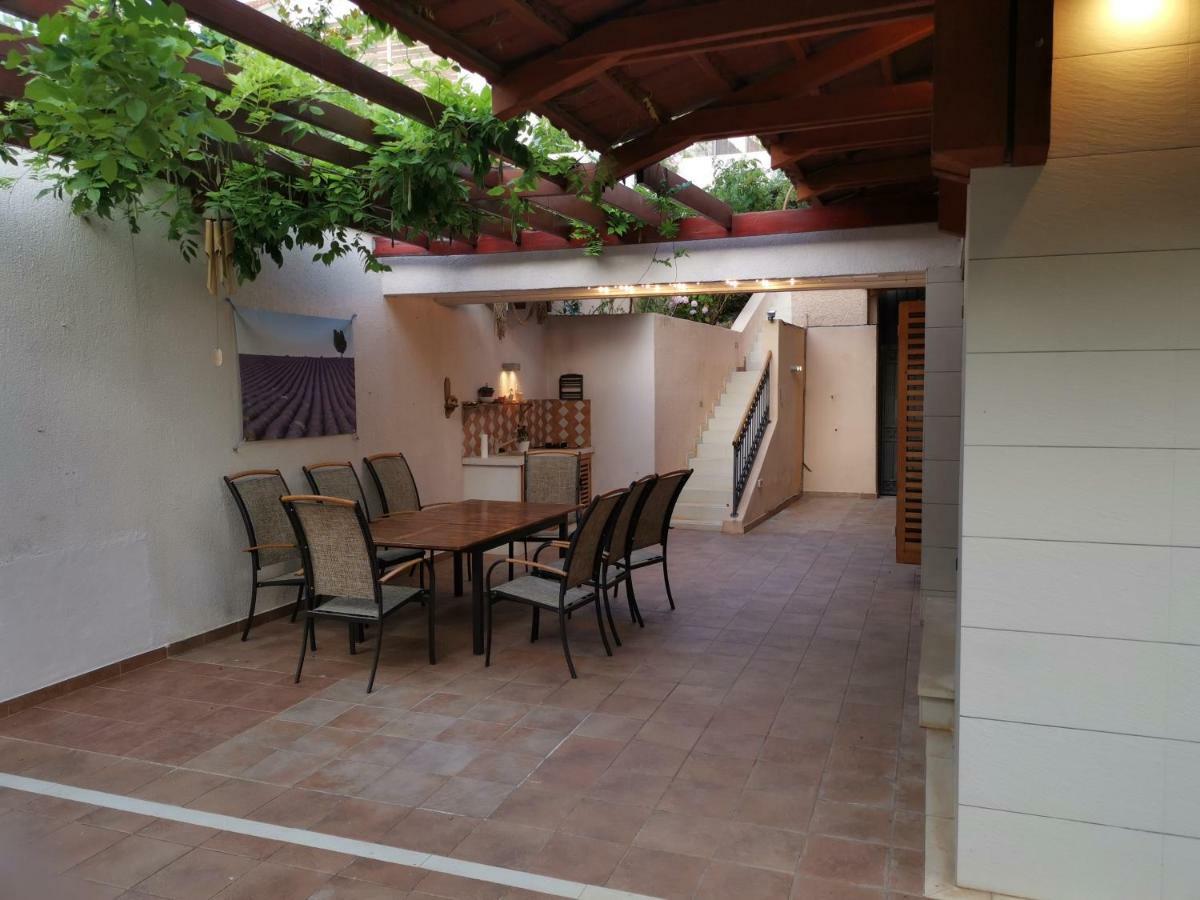 Villa V&D Milna  Exteriör bild