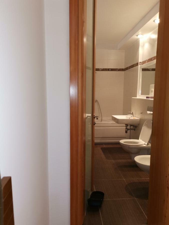 Villa V&D Milna  Exteriör bild